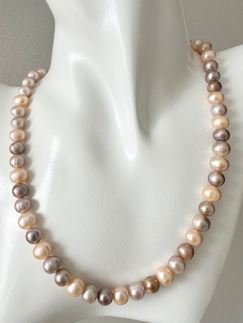 Genuine Freshwater Pearl Necklace Oval 8-9mm length 17+1 inch